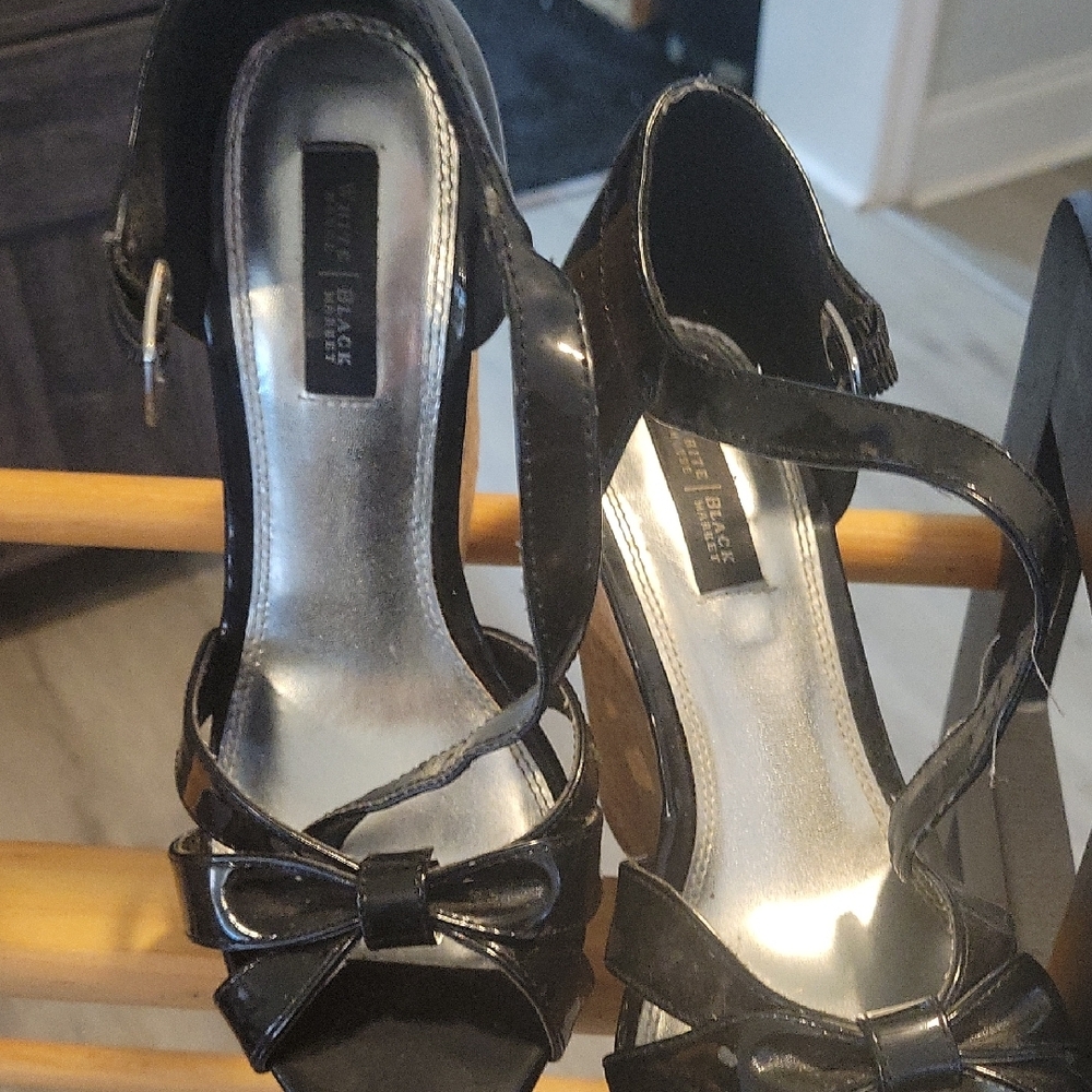 Anne Klein Black Strappy Heels with Slingback
